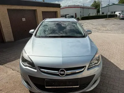 Gebraucht Opel Astra 140 PS (102 kW) 2016 Blau Kombi