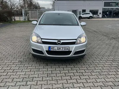 Brugt Opel Astra GTC 125 HK (91 kW) 2005 Sedan