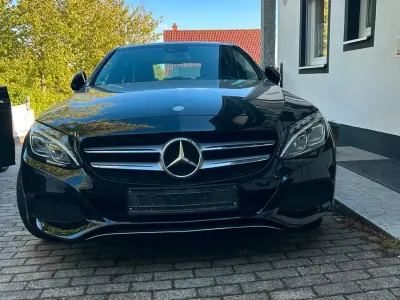Gebraucht Mercedes C200 Avantgarde 184 PS (135 kW) 2017 Schwarz Limousine