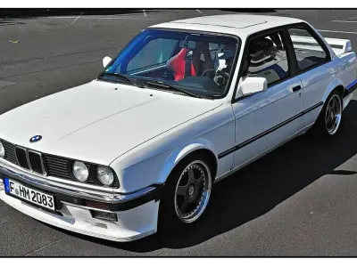Gebraucht BMW 325 M Sport 171 PS (125 kW) 1986 Weiß Limousine