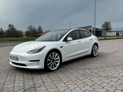 Begagnad Tesla Model 3 330 kW (449 HK) 2021 Vit Sedan