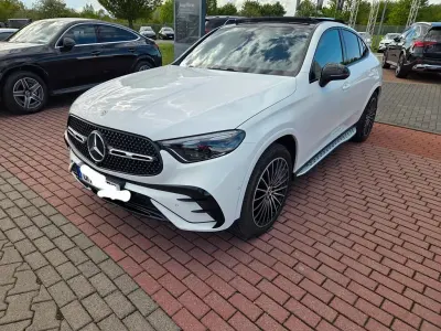 Używany Mercedes GLC220 197 KM (144 kW) 2025 Biały Coupe