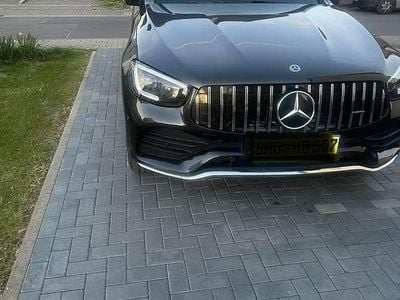 Second-hand Mercedes GLC300 AMG line 245 CP (180 kW) 2019 Negru SUV