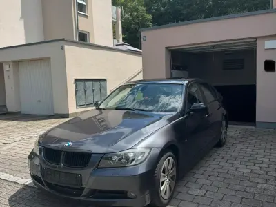Gebraucht BMW 318 130 PS (95 kW) 2006 Grau Limousine