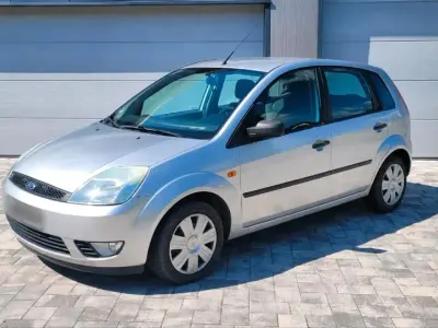 Gebraucht Ford Fiesta 69 PS (50 kW) 2002 Silber Kleinwagen