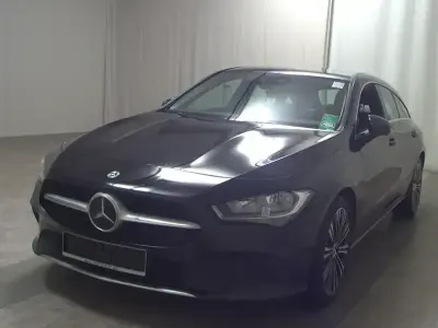 Gebraucht Mercedes CLA200 Shooting Brake Progressive 150 PS (110 kW) 2022 Schwarz Kombi