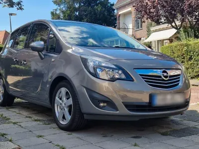 Gebraucht Opel Meriva 131 PS (96 kW) 2013 Braun Van / Kleinbus