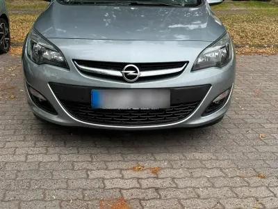 Gebraucht Opel Astra 140 PS (102 kW) 2013 Grau Kombi