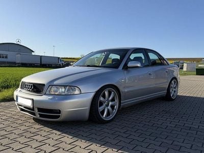 Second-hand Audi S4 Basis 320 CP (235 kW) 1999 Argintiu Berlinǎ