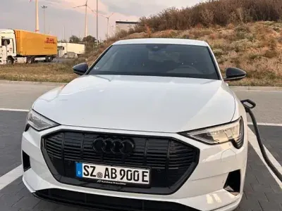Gebraucht Audi e-tron Advanced Plus 230 kW (313 PS) 2022 Weiß SUV
