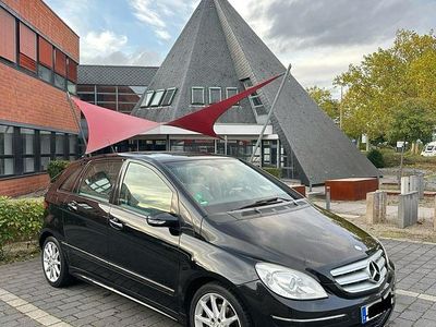 Mercedes B200