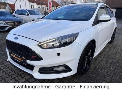 Gebraucht Ford Focus ST 185 PS (136 kW) 2017 Weiß Limousine