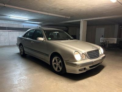 Mercedes E220