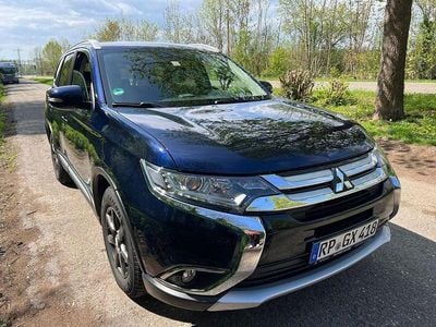 Second-hand Mitsubishi Outlander 150 CP (110 kW) 2016 Albastru SUV