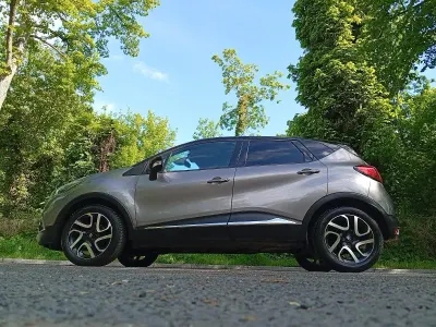 Gebraucht Renault Captur Luxe 120 PS (88 kW) 2015 Silber SUV