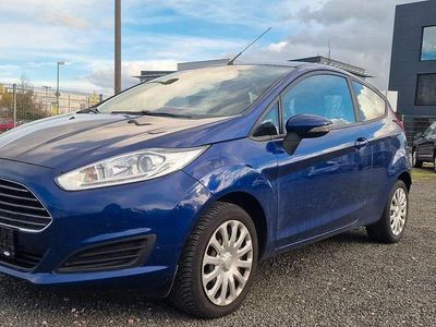 Blau Gebraucht 2016 Ford Fiesta Trend Limousine | 5.600 € (Fairer Preis)