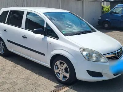 Gebraucht Opel Zafira Eco 116 PS (85 kW) 2009 Weiß Van / Kleinbus