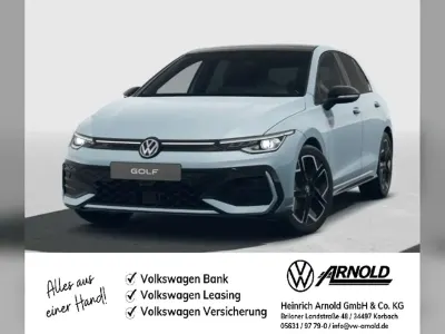 Neu VW Golf VIII R-line 150 PS (110 kW) 2026 Crystal ice blue metallic Kombi