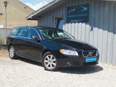 Gebraucht Volvo V70 Kinetic 163 PS (119 kW) 2012 Black stone Kombi