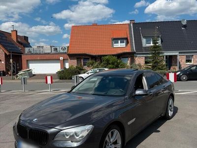 BMW 740