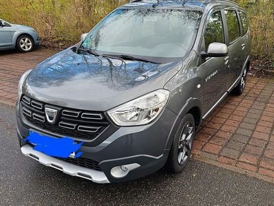 Gebraucht Dacia Lodgy Stepway 109 PS (80 kW) 2018 Grau Van / Kleinbus