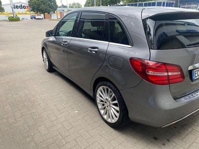 Mercedes B200