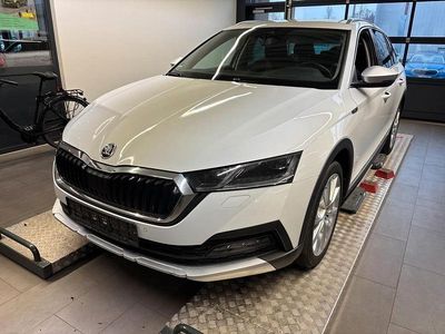 Bila moon/moon white Gebraucht 2022 Skoda Octavia Scout 4x4 Kombi | 17.990 € (Superpreis)