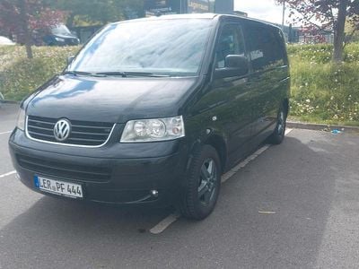 Second-hand VW T5 Highline 136 CP (100 kW) 2007 Negru Van
