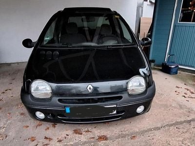 Schwarz Gebraucht 2000 Renault Twingo Kleinwagen | 800 €
