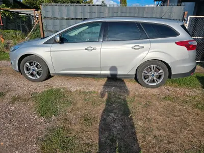 Gebraucht Ford Focus Champions Edition 125 PS (91 kW) 2014 Silber Kombi