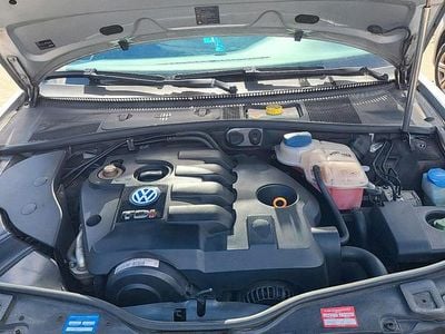 Usata VW Passat 101 CV (74 kW) 2003 Argento Berlina