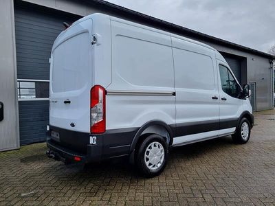 gebraucht Ford Transit 330 L2H2 2.0 TDCi 130PS Trend 3,3t 3-Sitzer Sitzheizung Ganzj.Reifen elektr. Fahrersitz elektr. Lendenw.stütze Fahrer 6x Airbag AHK Klima Navi Bluetooth DAB Frontscheibe beheizb. PDC v+h Rückf.Kamera Tempomat Außenspiegel elektr. anklappb.