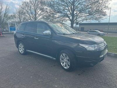 Gebraucht Mitsubishi Outlander P-HEV Instyle 203 PS (149 kW) 2013 Schwarz SUV