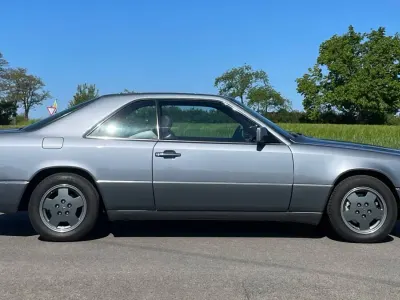 Gebraucht Mercedes 230 132 PS (97 kW) 1990 Grau Coupé