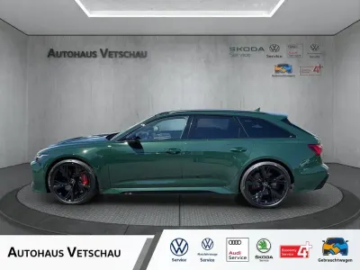 Gebraucht Audi RS6 Ambiente 600 PS (441 kW) 2024 Goodwoodgrün perleffekt Kombi