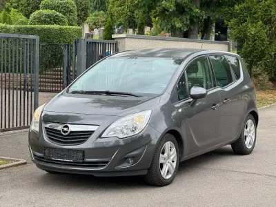 Gebraucht Opel Meriva Design Edition 140 PS (102 kW) 2011 Grau Van / Kleinbus