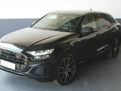 Second-hand Audi Q8 S-Line 286 CP (210 kW) 2023 Negru SUV