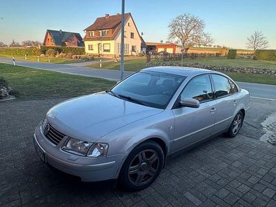 Gebraucht VW Passat Highline 193 PS (141 kW) 2002 Silber Limousine