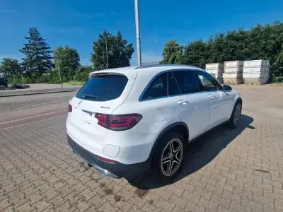 Gebraucht Mercedes GLC300e AMG 306 PS (225 kW) 2022 Weiß SUV