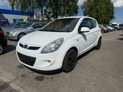 Gebraucht Hyundai i20 Edition+ 77 PS (56 kW) 2011 Weiß Kleinwagen