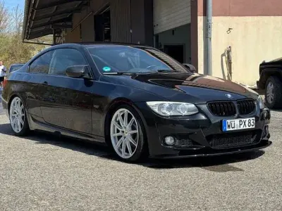 Gebraucht BMW 330 Performance 245 PS (180 kW) 2010 Schwarz Coupé