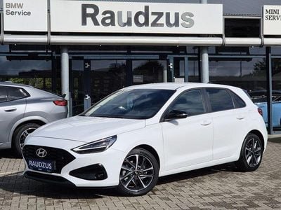 Serenity white Gebraucht 2024 Hyundai i30 Advantage Limousine | 21.500 € (Guter Preis)