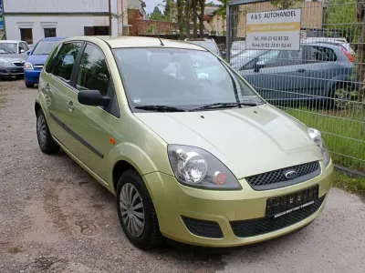 Gebraucht Ford Fiesta Ambiente 69 PS (50 kW) 2007 Gelb Kleinwagen