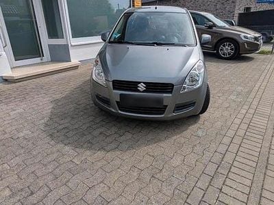 Gebraucht Suzuki Splash 48 PS (35 kW) 2011 Blau Kleinwagen