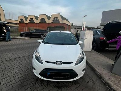 Usata Ford Fiesta 60 CV (44 kW) 2011 Bianco Utilitaria