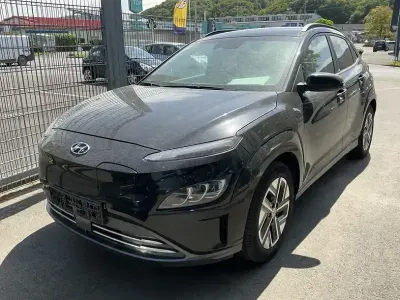 Gebraucht Hyundai Kona Trend 100 kW (136 PS) 2021 Schwarz phantom black / mic (metallic) SUV