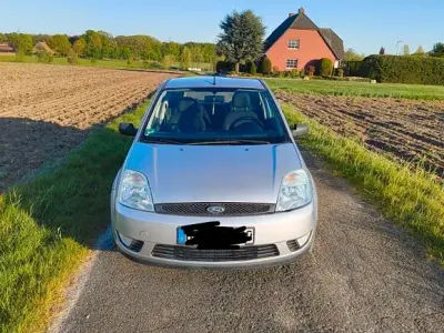 Second-hand Ford Fiesta Trend 80 CP (58 kW) 2004 Hatchback