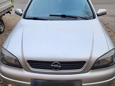 Silber Gebraucht 2003 Opel Astra Kombi | 1.400 €