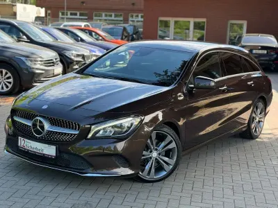 Gebraucht Mercedes CLA180 Shooting Brake AMG line 122 PS (89 kW) 2016 Braun Kombi