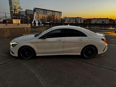 Usata Mercedes CLA200 AMG line 156 CV (114 kW) 2017 Bianco Berlina